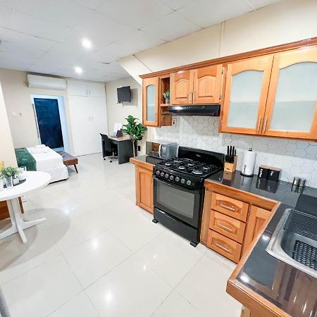Stacys Place #4 Studio Apartment Port of Spain Esterno foto