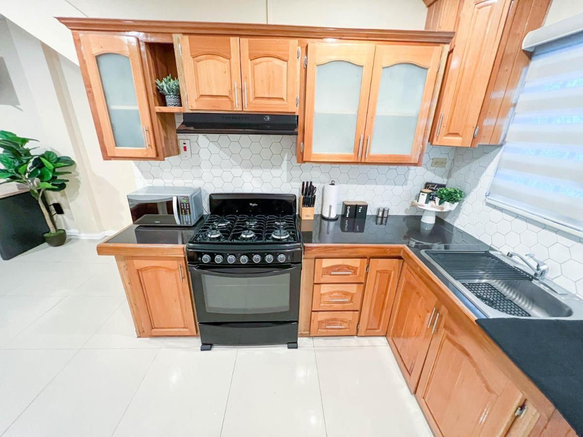 Stacys Place #4 Studio Apartment Port of Spain Esterno foto