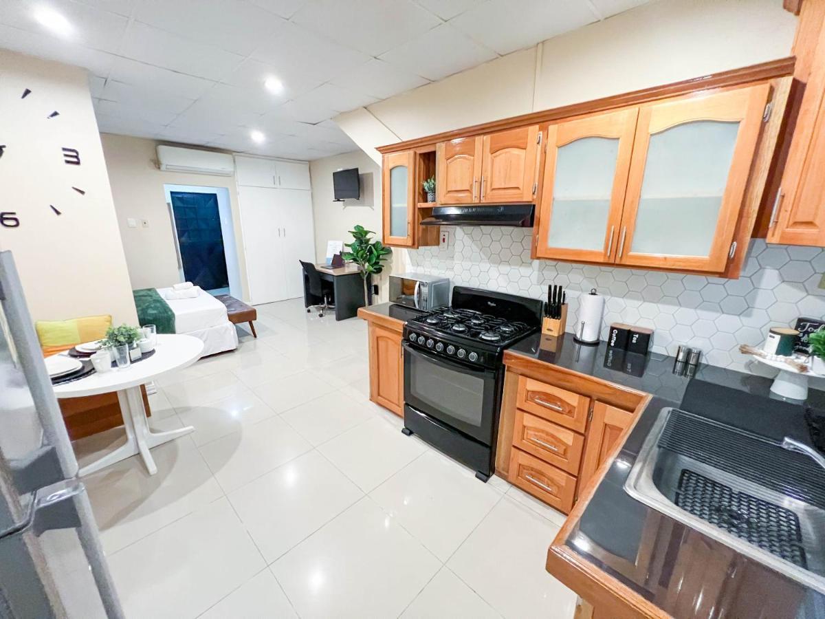 Stacys Place #4 Studio Apartment Port of Spain Esterno foto